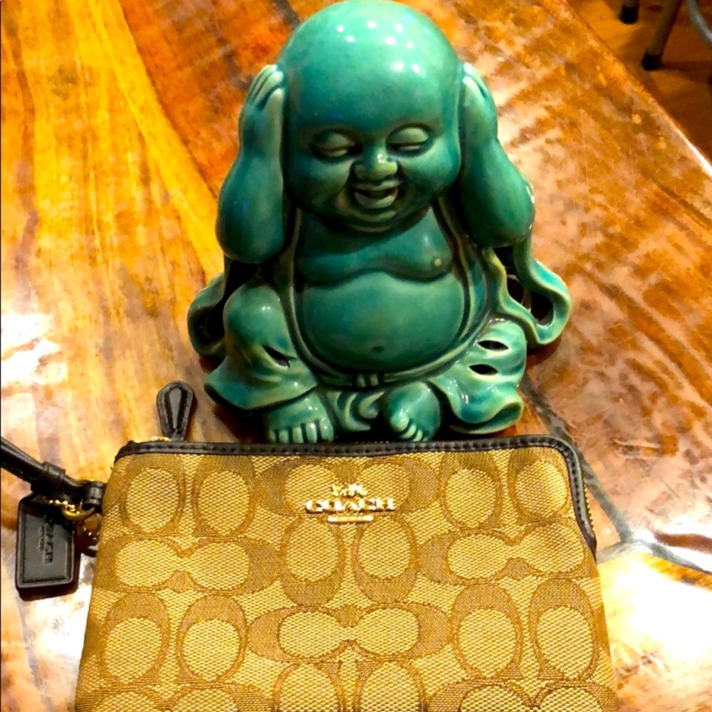 Adorable Coach coin purse
